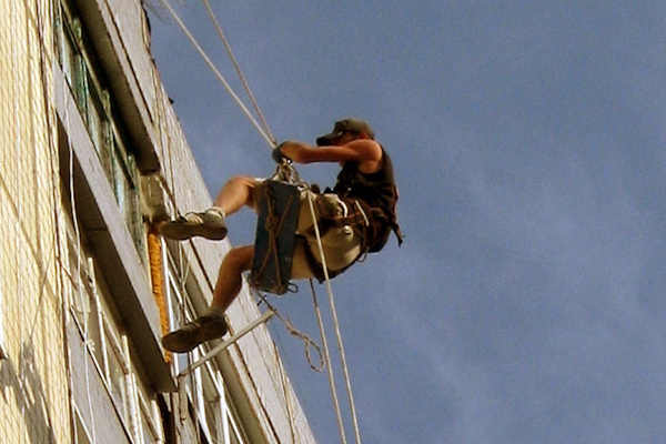 Герметизація міжпанельних швів