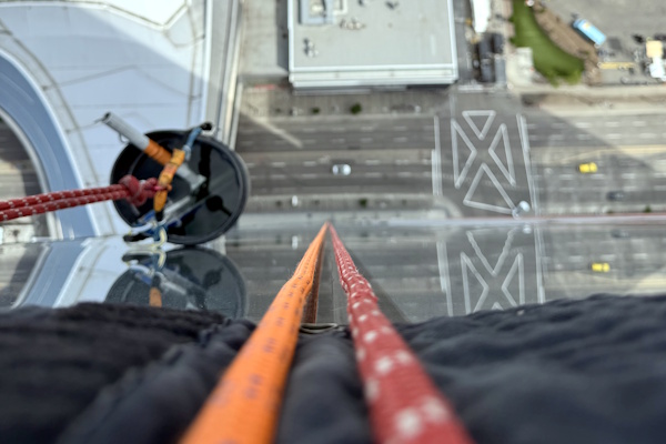 Миття вікон після будівництва та ремонту