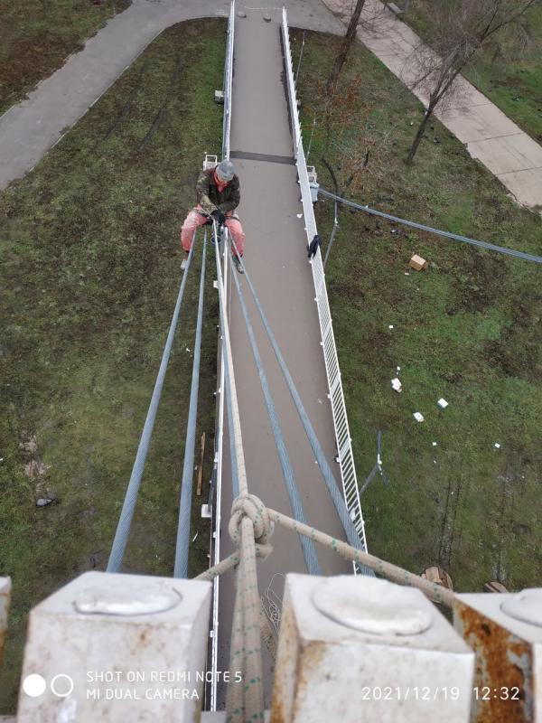 покраска мостовых канатов